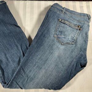 Medium Wash Wide Leg Jeans w/ Double Back Pockets